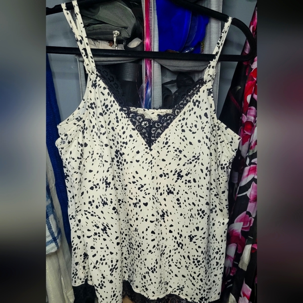 A New Day ● White & Black Camisole V-Neck ●  Adjustable Spaghetti Straps ● BNWOT